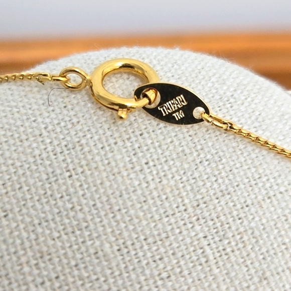 TRIFARI PASTEL ACRYLIC BEAD & GOLD TONE CHAIN NECKLACE - Picture 5 of 5